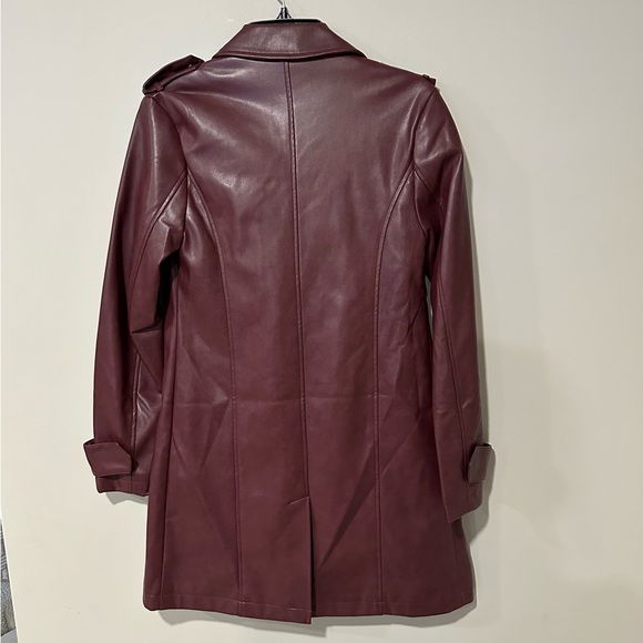 Bagatelle Burgundy Trench Coat Faux Leather Open Front 90s Minimalist Chic NWT - Picture 4 of 8